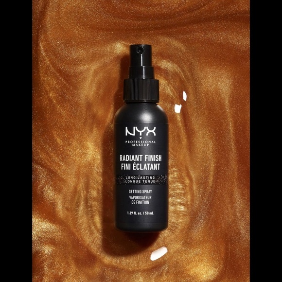 NYX Radiant Finish Setting Spray – Long Lasting Glow 1.69 fl oz / 50 mL - Picture 4 of 4